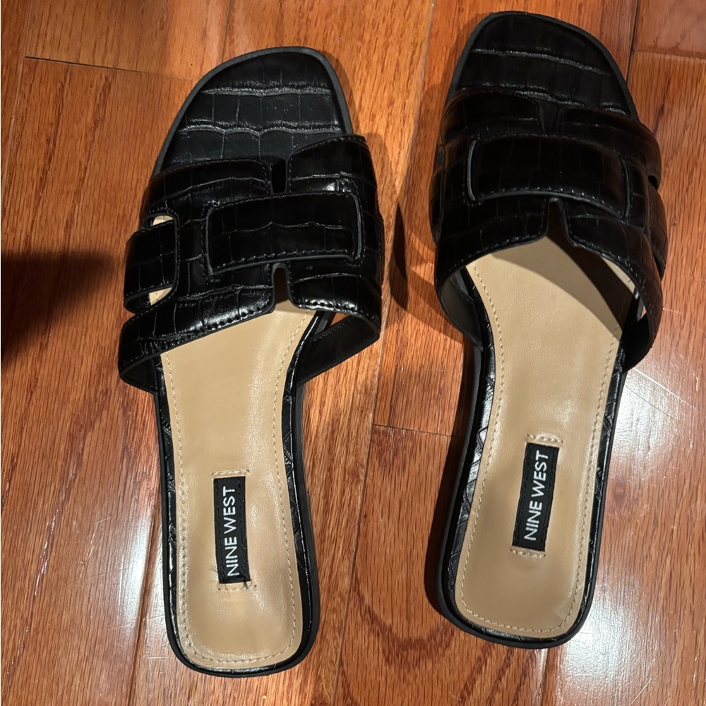 Nine West Black Croc-Pattern Sandals brand new